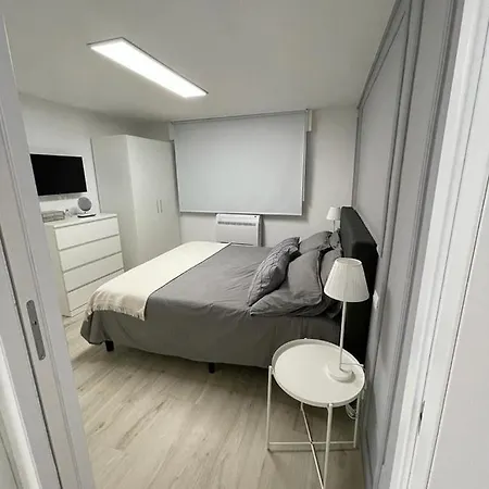 Bellissimo Piano Terra Con Ingresso Indipendente E Parcheggio Privato بيت للعطل *