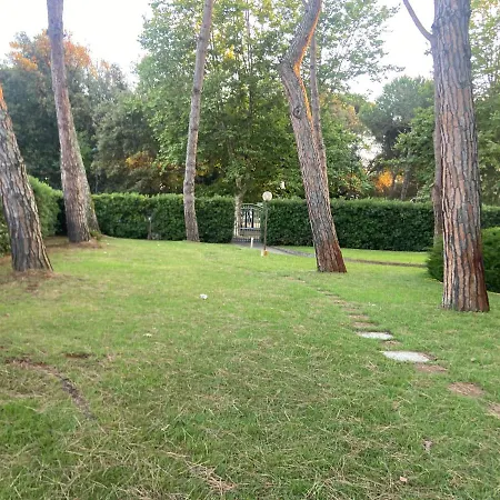 Bellissimo Piano Terra Con Ingresso Indipendente E Parcheggio Privato بيت للعطل *