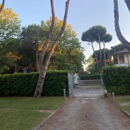 Bellissimo Piano Terra Con Ingresso Indipendente E Parcheggio Privato بيت للعطل ليدو دي كامايوري