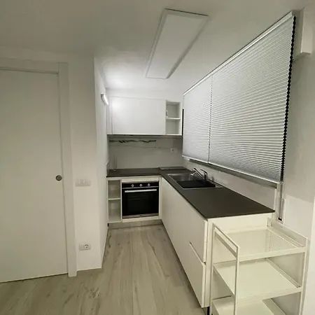 Bellissimo Piano Terra Con Ingresso Indipendente E Parcheggio Privato Lido di Camaiore